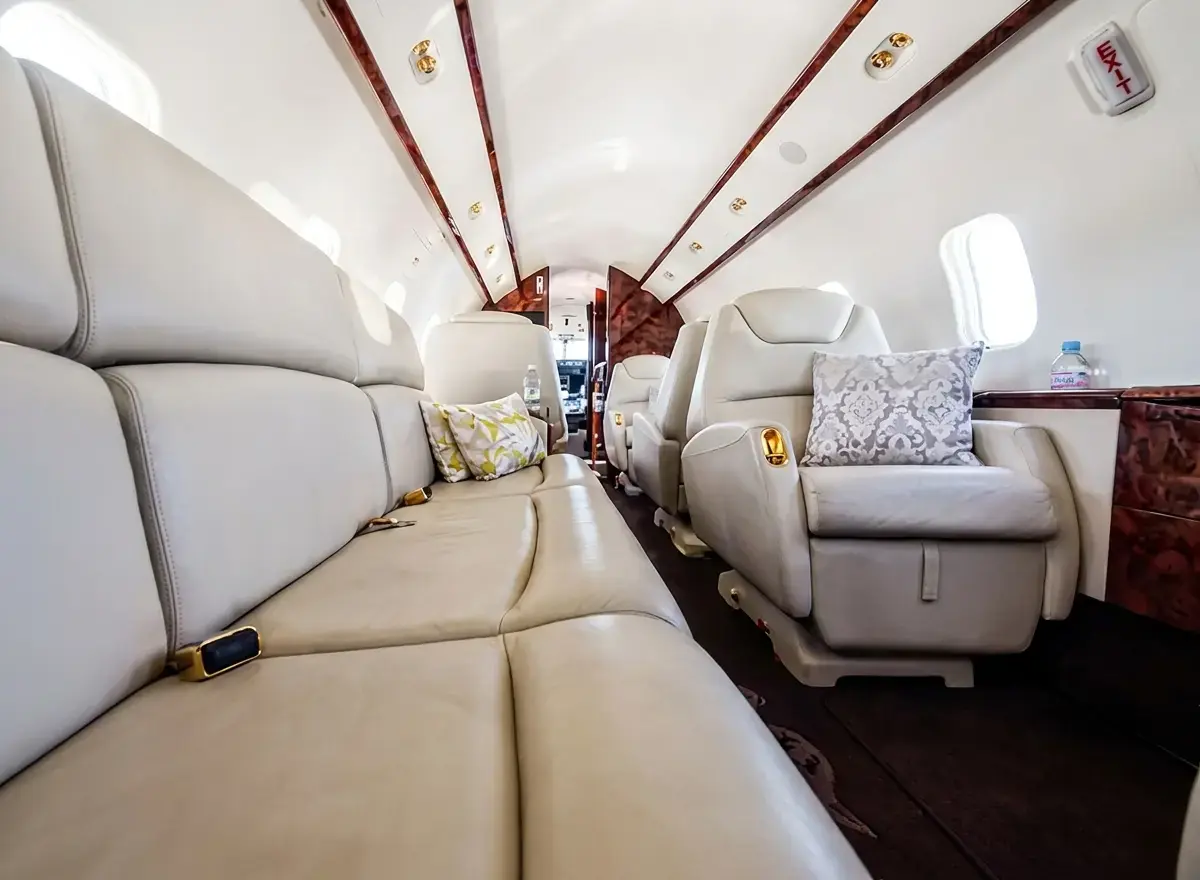 Bombardier Challenger 300