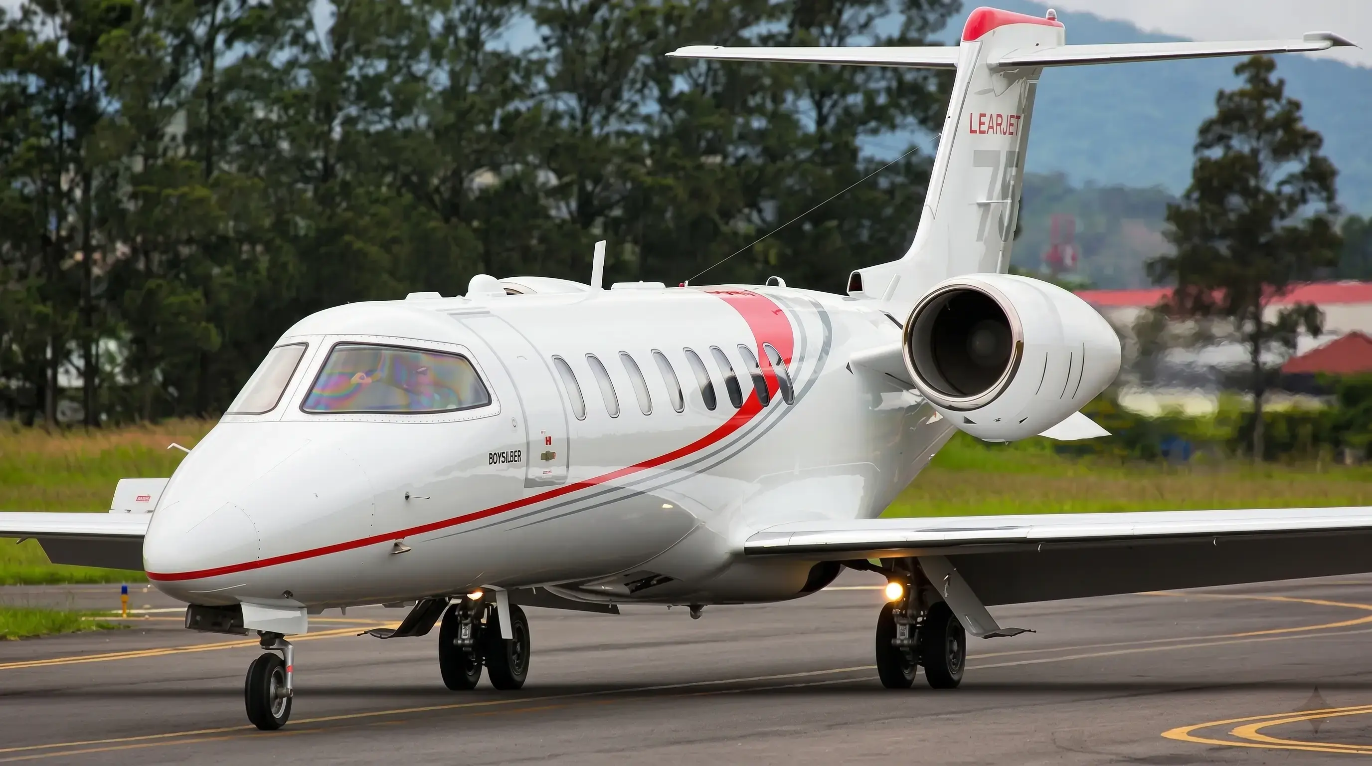 Bombardier Learjet 75