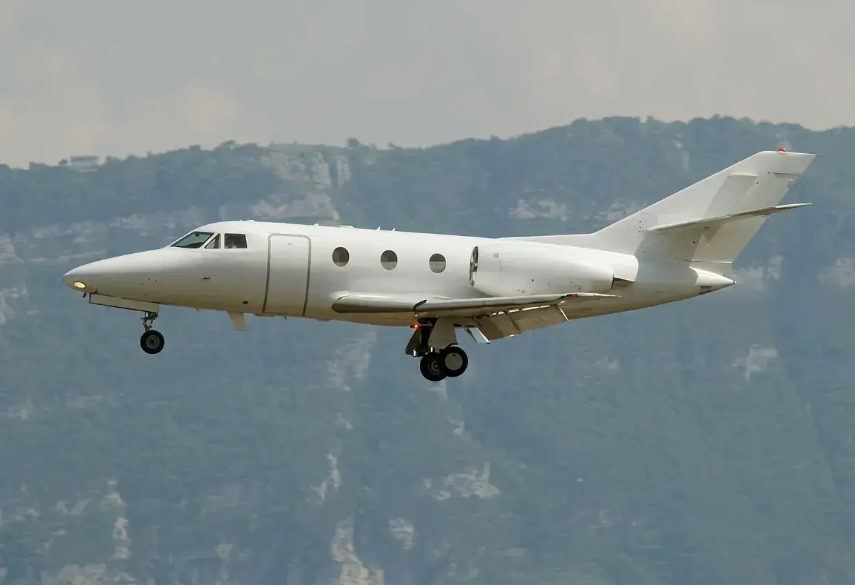 Dassault Falcon 100