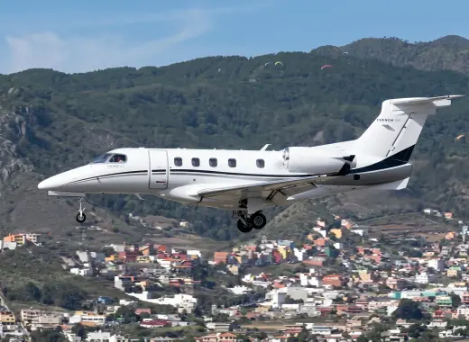 Embraer Phenom 300