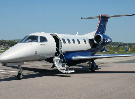 Embraer Phenom 300
