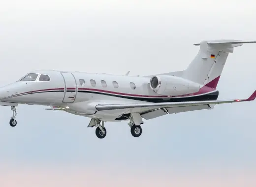 Embraer Phenom 300